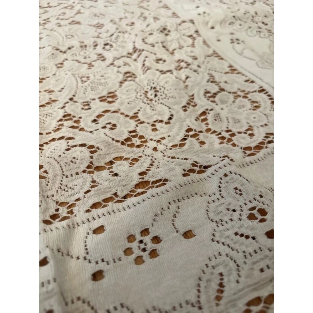 Lace tablecloth vintage handmade doily white floral grandmacore - Picture 4 of 7